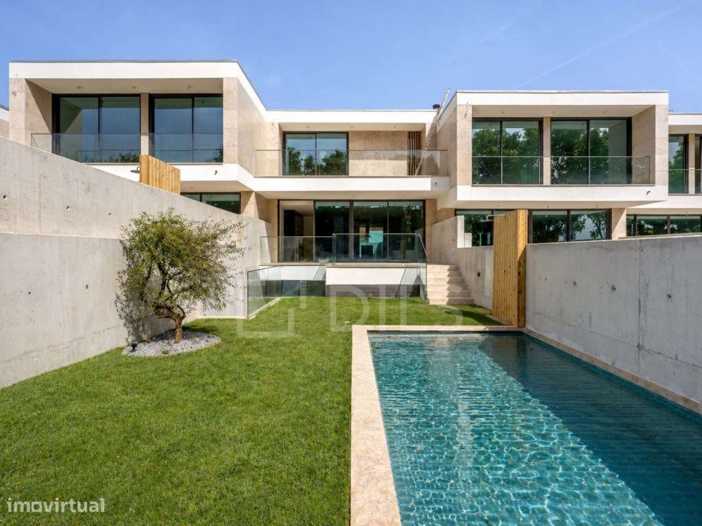 Moradia T4 Com Jardim Inseria Num Novo Empreendimento Em Cascais