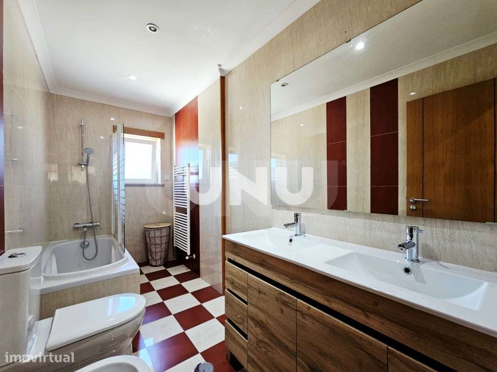 Moradia Geminada T4 - Zona Residencial-20