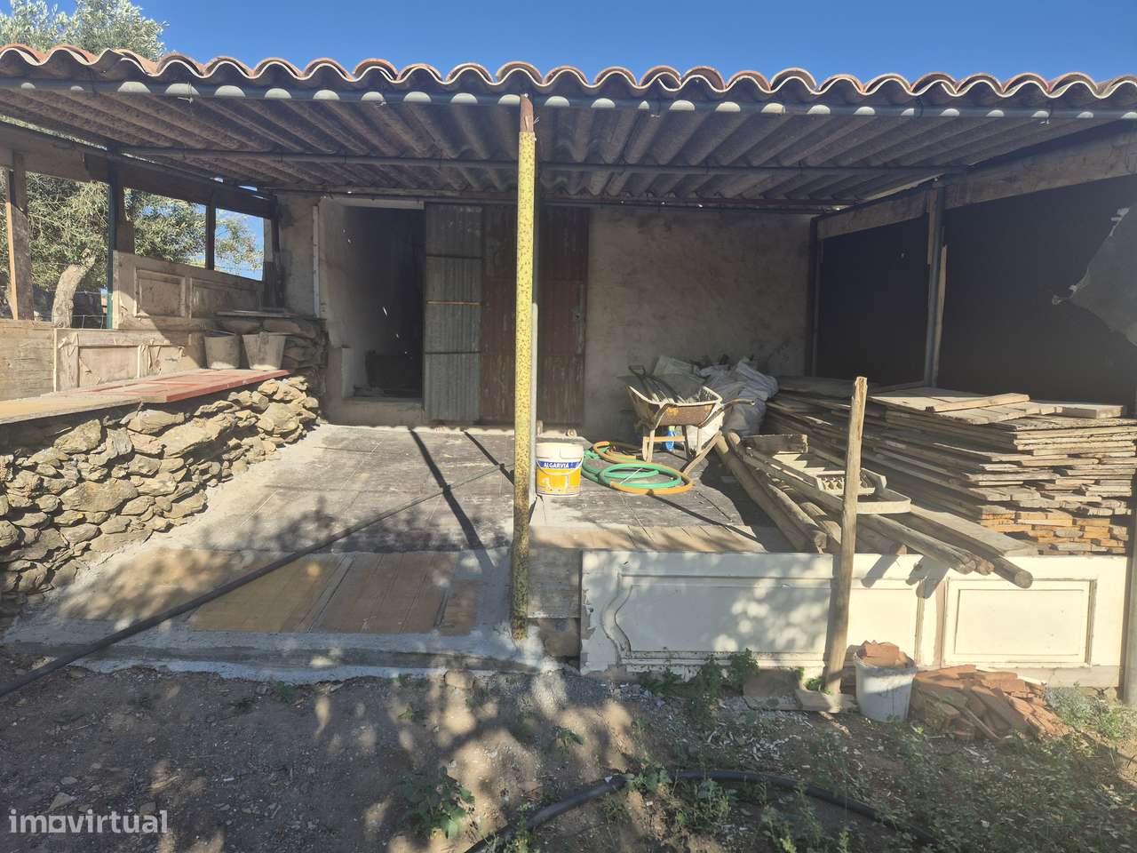 Moradia terrea com terreno todo vedado na Aldeia dos Fernandes-7
