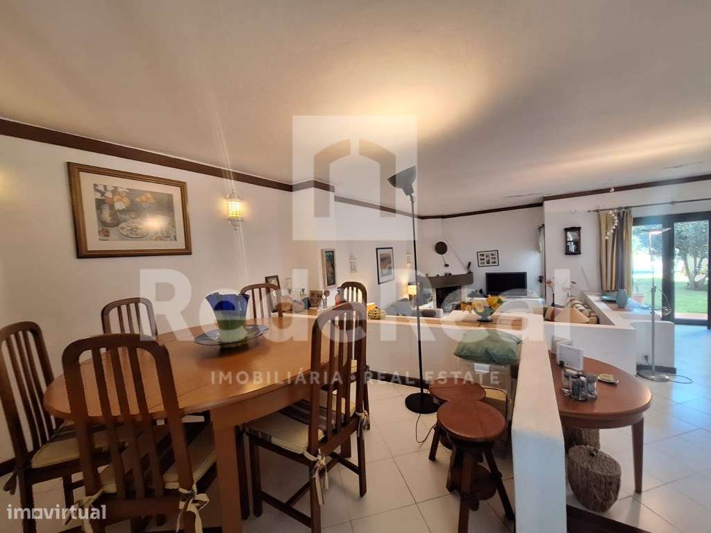 Moradia T3 + 1 com Piscina Privada e Boas Áreas no Coração de Albuf...-15