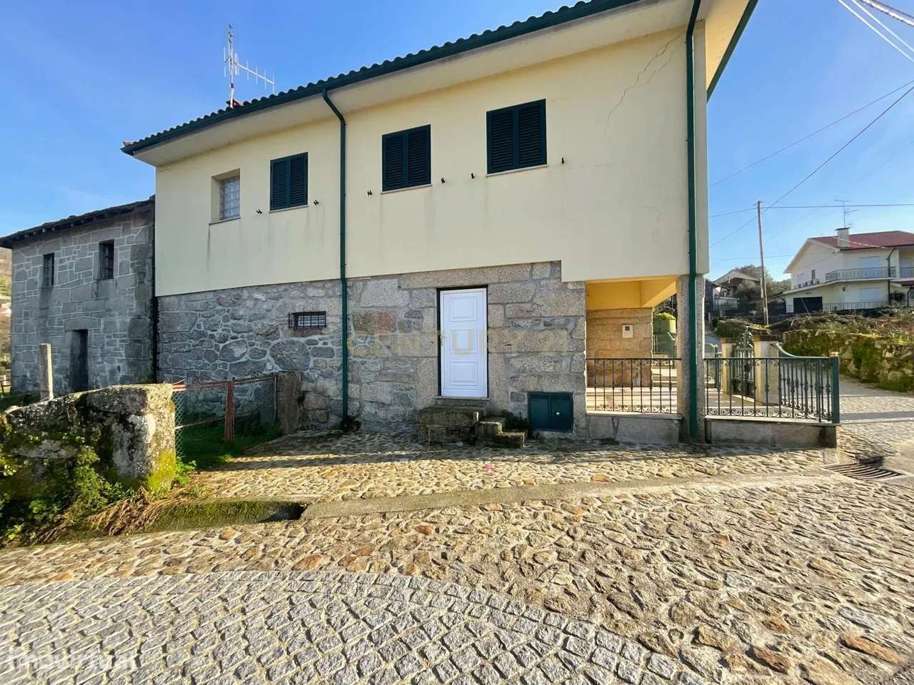 Apartamento T3 em Ponte da Barca - Oportunidade Única!-5