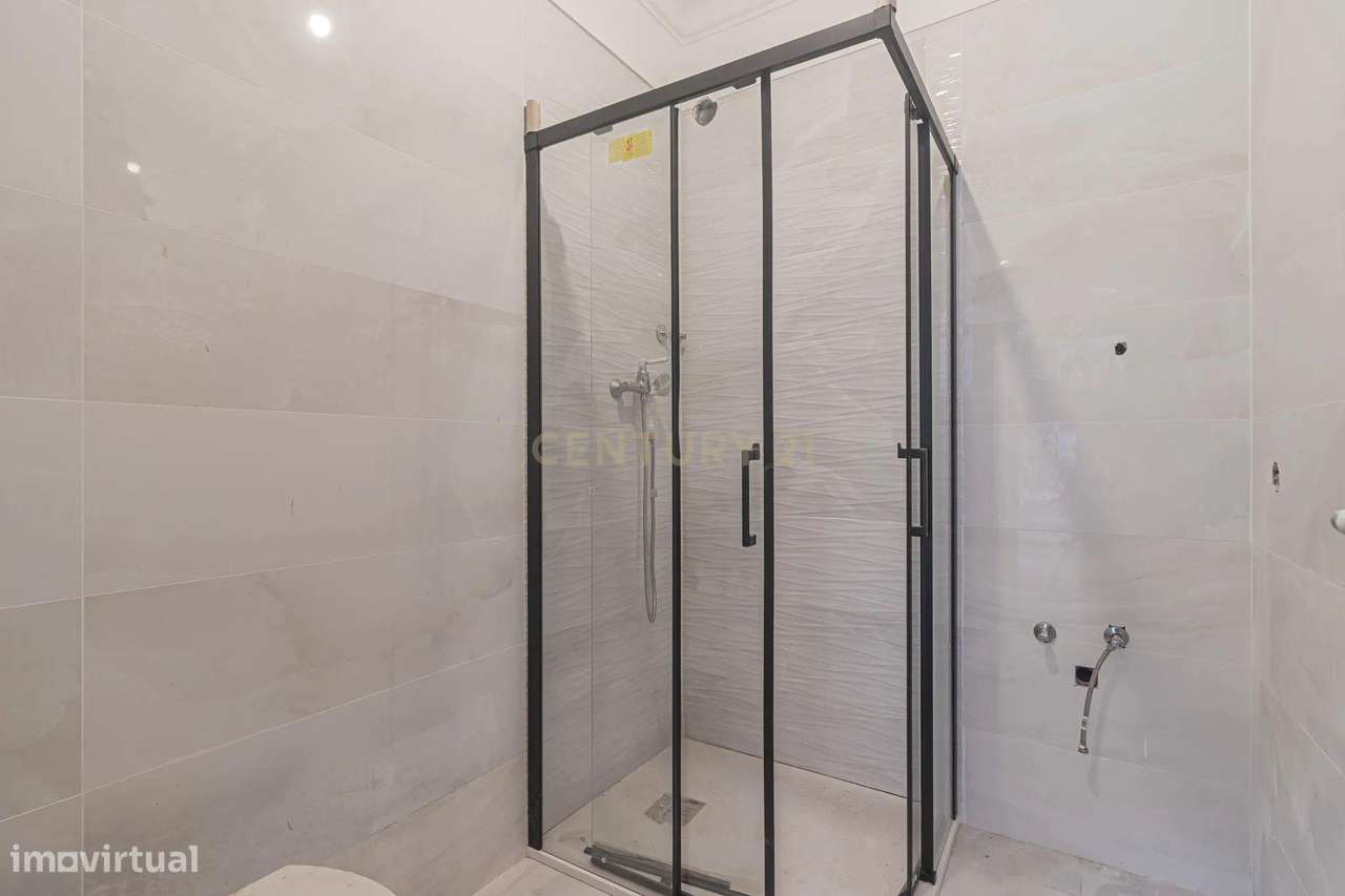 Distinta Moradia, com piscina e adega - perto de praias-21