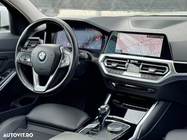 BMW Seria 3 320i AT - 8