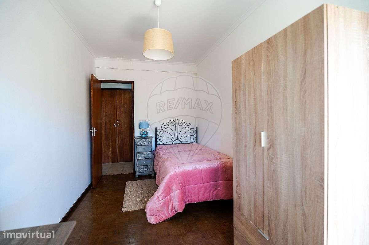 Apartamento T4 c/ Terraço-11