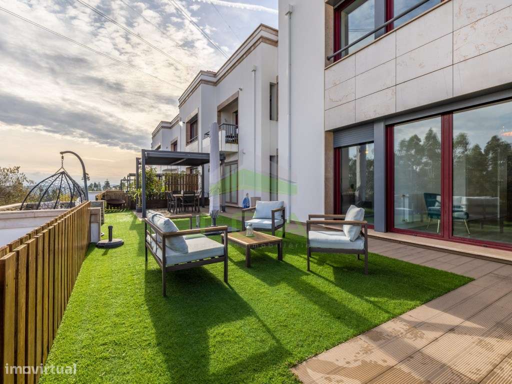 Apartamento T4 com terraço e piscina-15