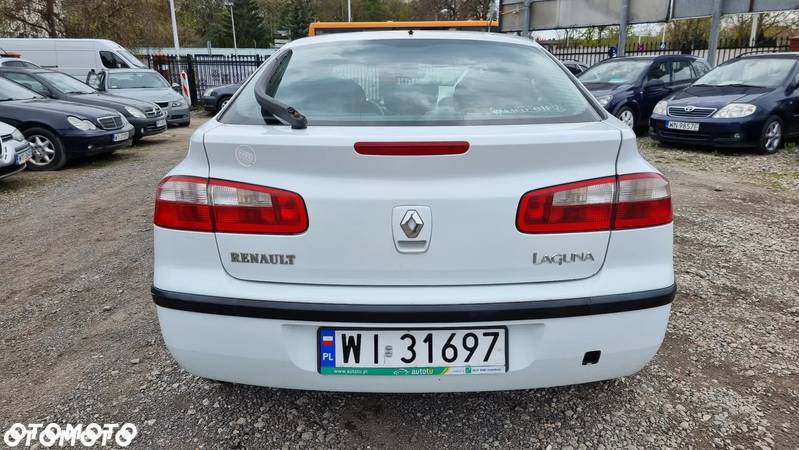 Renault Laguna 1.8 RXE Millenium - 27