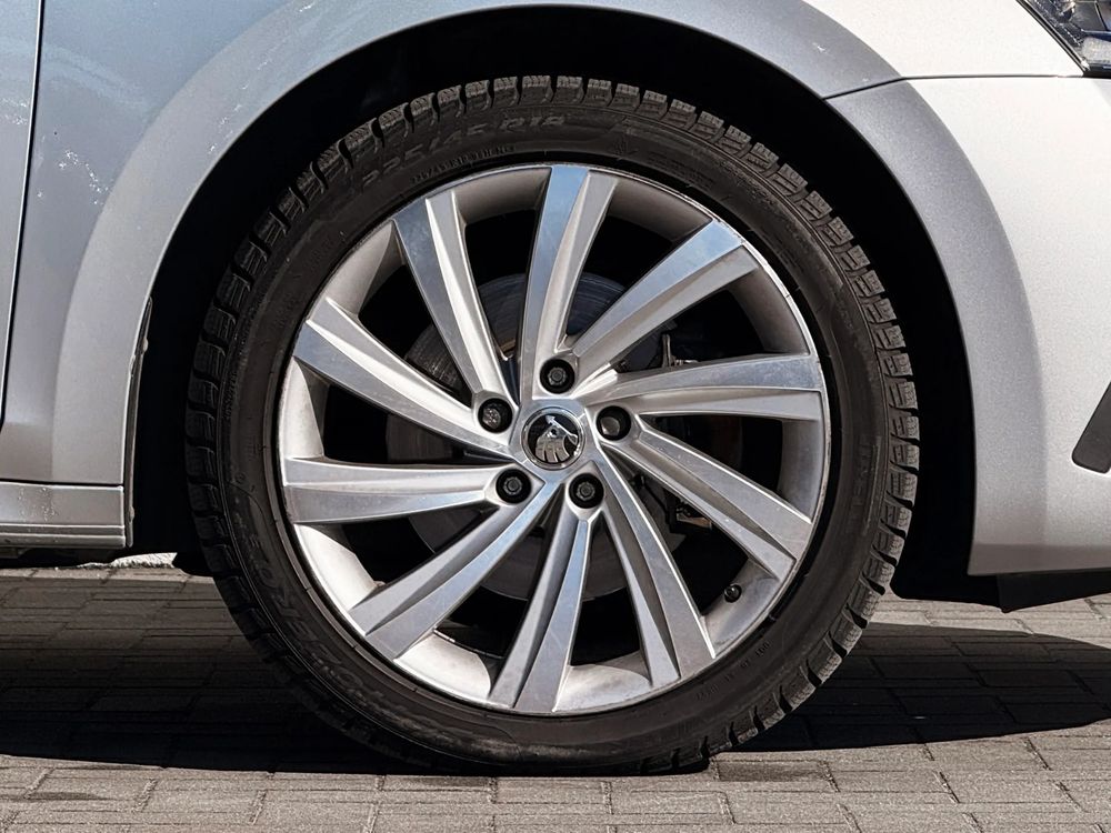 Skoda Octavia 2.0 TSI 4X4 Style DSG 190 KM — zdjęcie 5