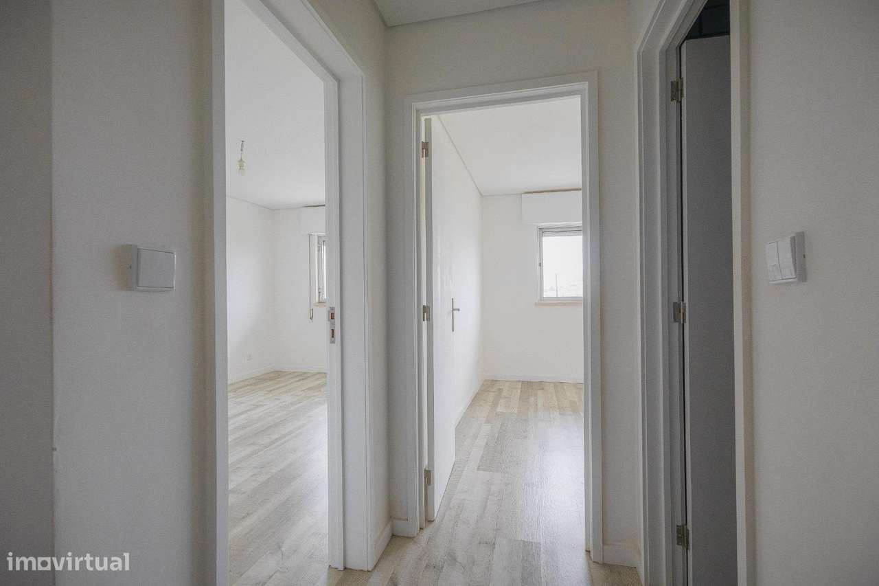 Apartamento T2 Remodelado - Urbanização de Vila D´Este - Vila...-11