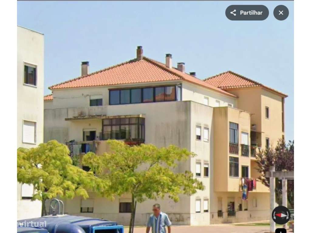 T1 muito espaçoso com 70m² e grande varanda-15