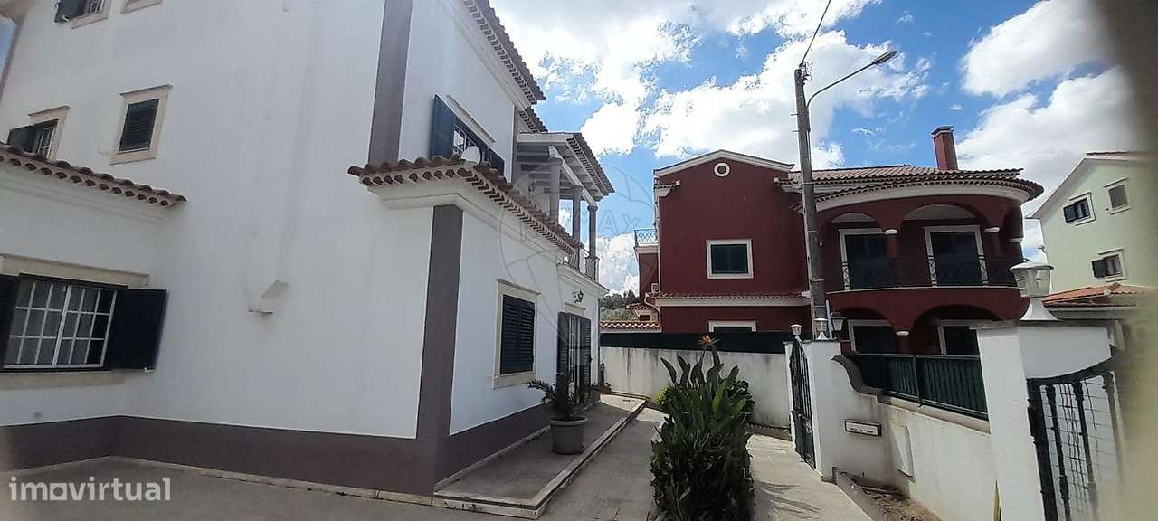 Moradia T5 para venda-5
