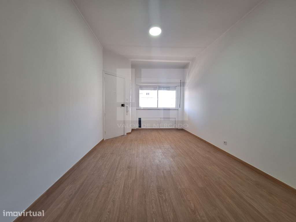 APARTAMENTO T1 - MONTE ABRAÃO - Grande imagem: 4/22