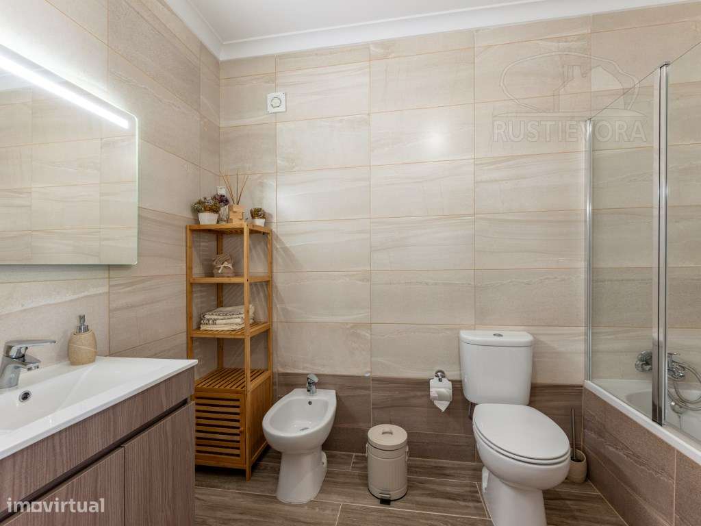 Moradia T3 com quintal e garagem | Bairro de Almeirim em Évora-13