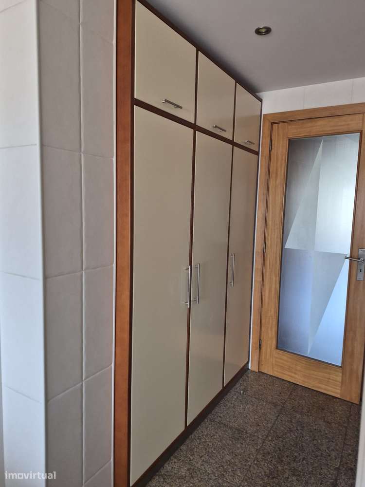Comprar Excepcional Apartamento T2+1/ 3frentes Águas Santas-15
