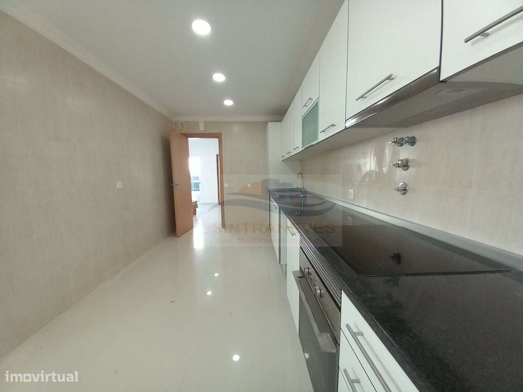 Moradia T3+T3 totalmente remodelada, com terraço, 4 casas de banho,...-16