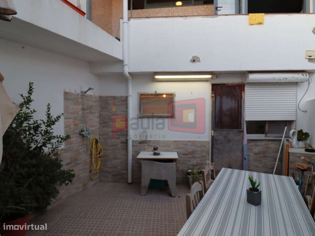 MORADIA CENTRO MONTIJO-4