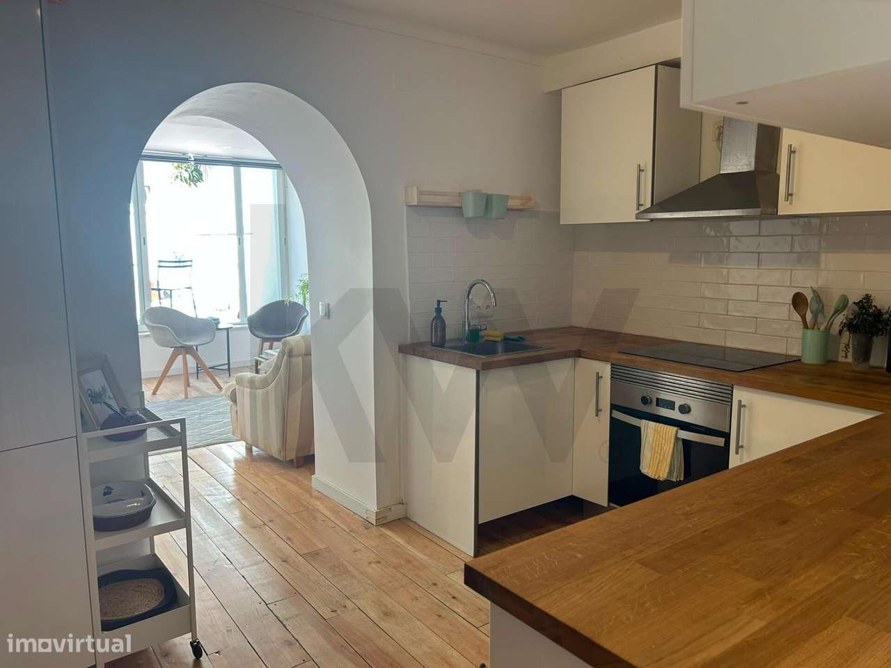Apartamento T1+1 com Quintal e Anexo Remodelado na Rua da Graça, Lisbo-1