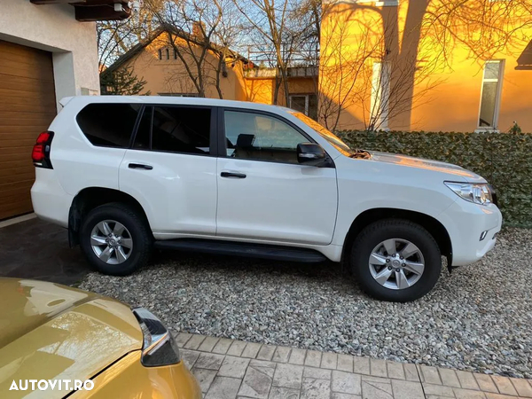 Toyota Land Cruiser - 2