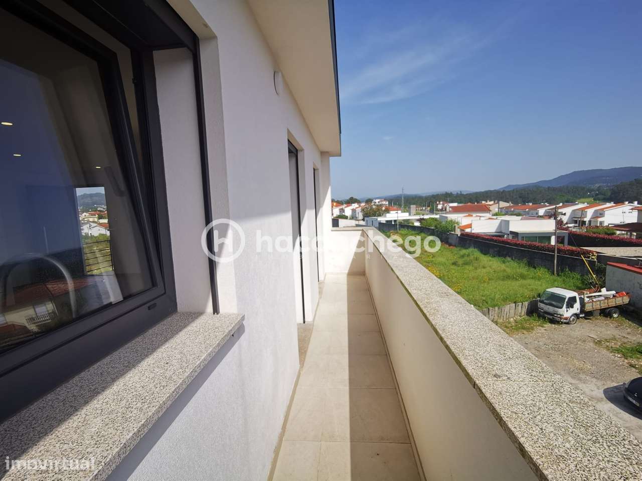 Apartamento T2 em São Verissimo com lugar de estacionamento privado-10