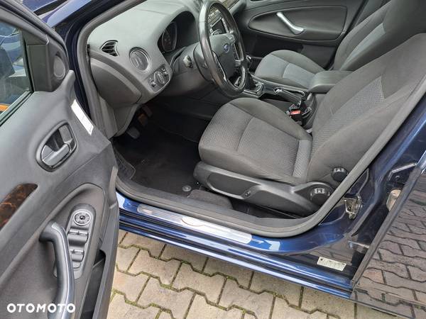 Ford Mondeo 2.0 Ghia - 5