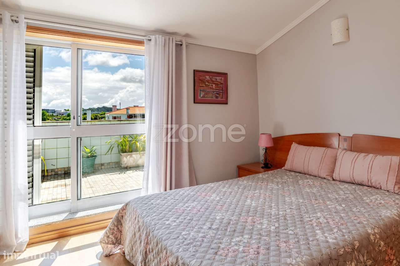 Duplex T3 com Terraço e Vista Mar em Gaia-29