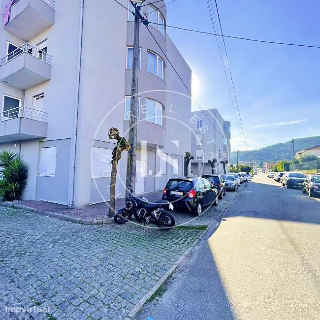 1/2 Apartamento e Garagem - Grande imagem: 4/8