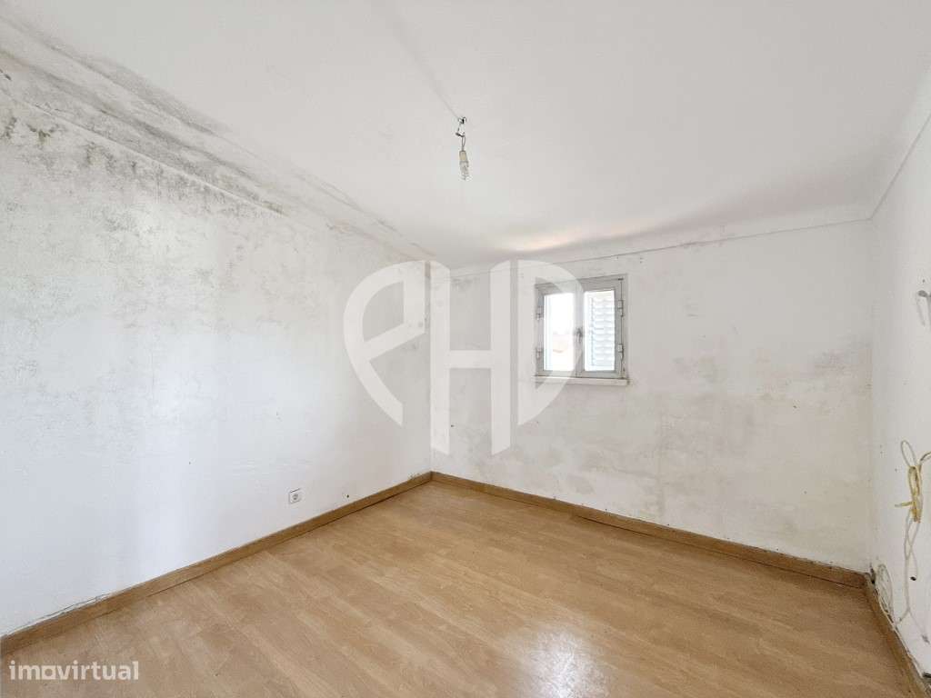 Moradia Isolada T3+1 // P/Recuperar // Lagoa Albufeira-19