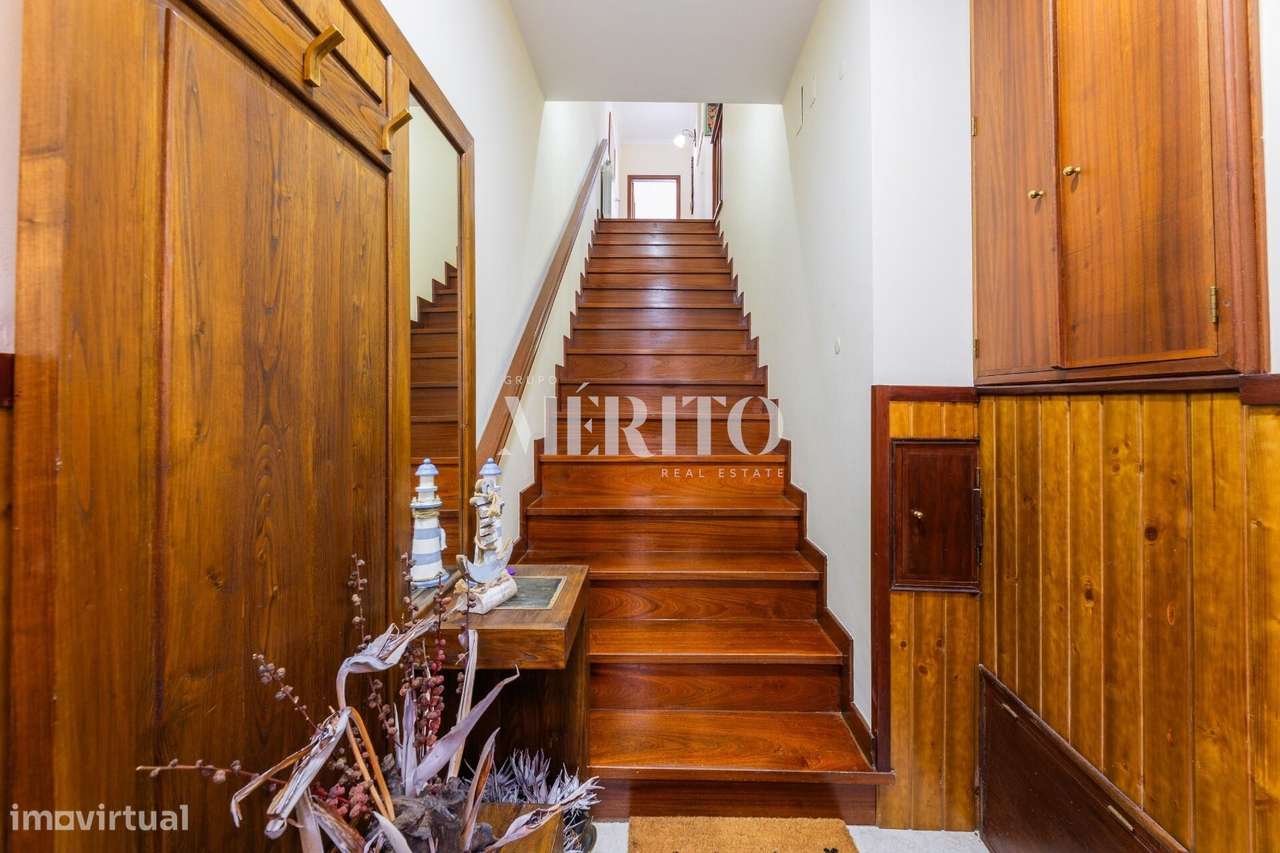 Moradia com Alojamento Local-1