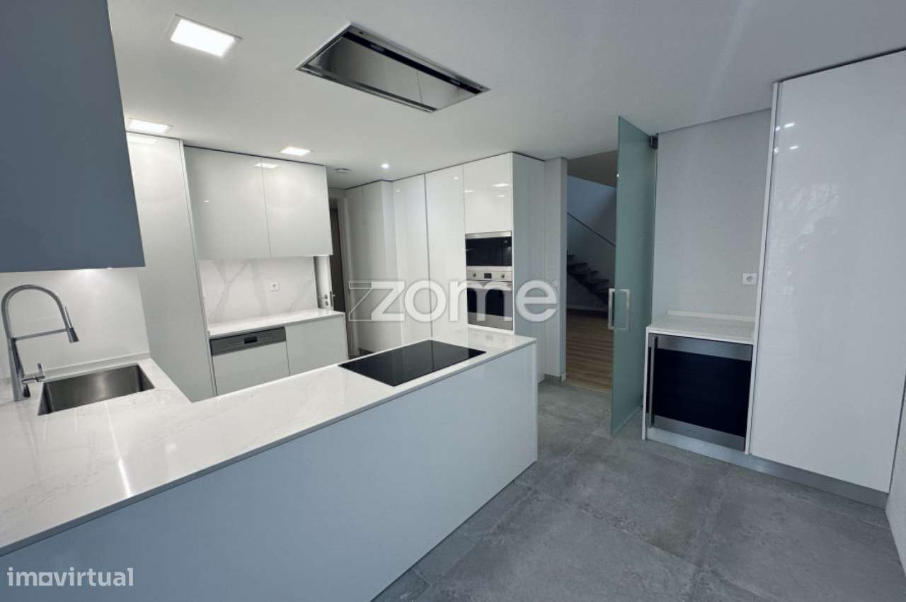 Apartamento T3 com Mezanino – 3 lugares de garagem - Grande imagem: 4/28