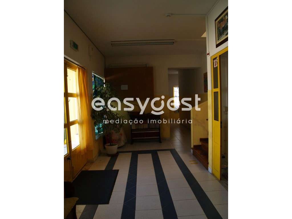 Moradia c/ licença p/ Infantário - Rio de Mouro - Grande imagem: 5/6