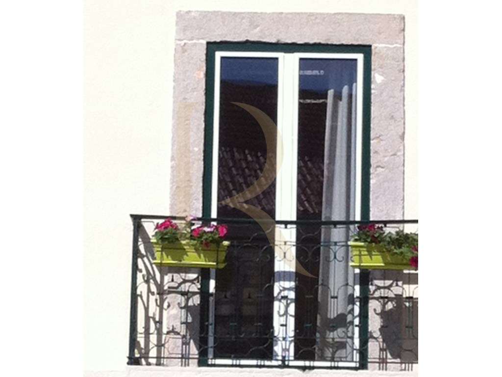 Prédio com 3 pisos na zona histórica de Setúbal - Grande imagem: 3/21