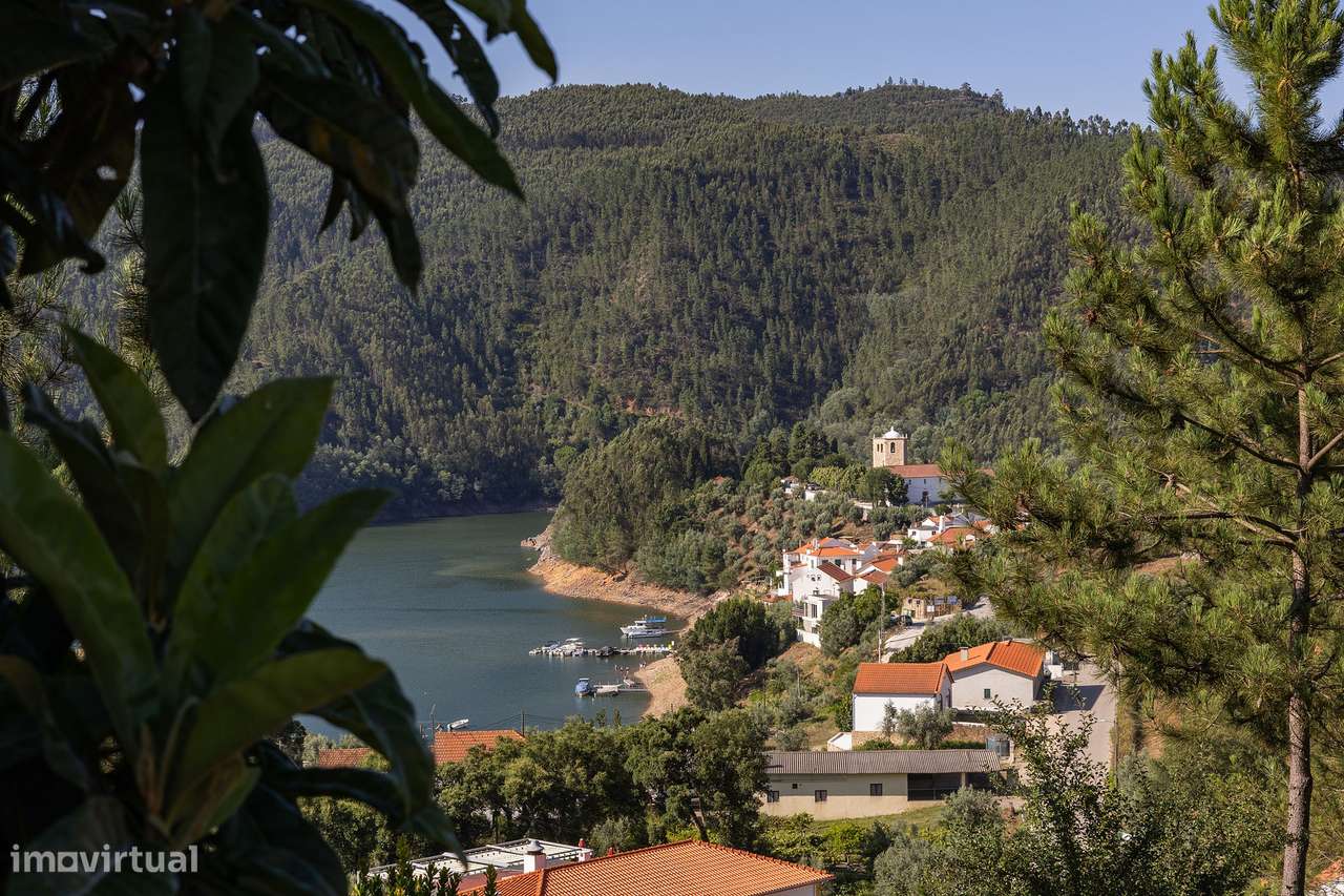 Moradia T2+2 | Piscina e Jardim | Vista Rio Zezêre | Dornes-45