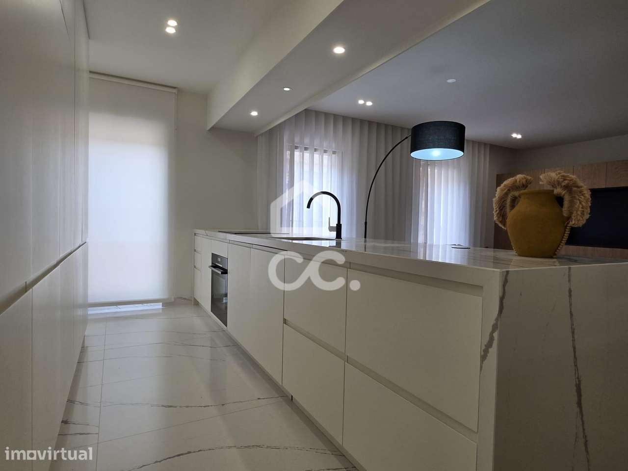 Apartamento T3 de Design Exclusivo no Coração da Baixa de Setúbal-8