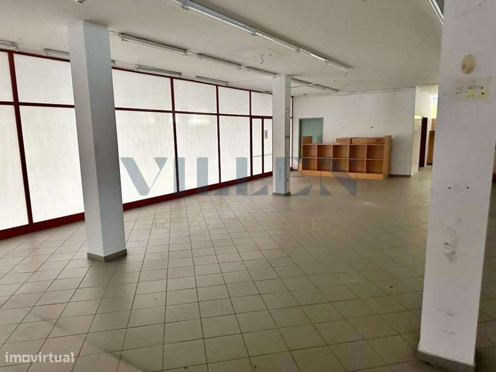 Loja com 248m2 na Grocenter - Vila Nova de Famalicão - Grande imagem: 4/5