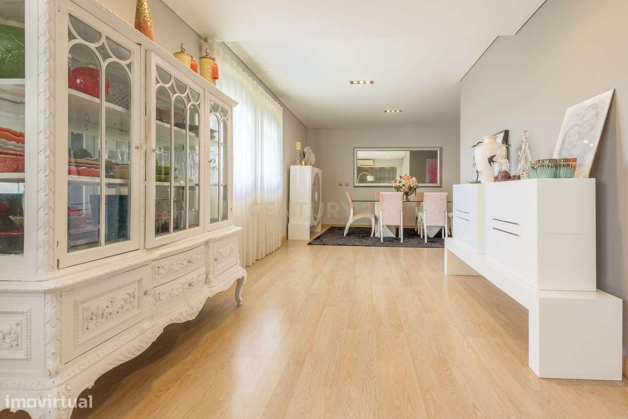 Apartamento T3 com Suíte, Arrecadação e Parqueamento – Conforto, Espaç-5