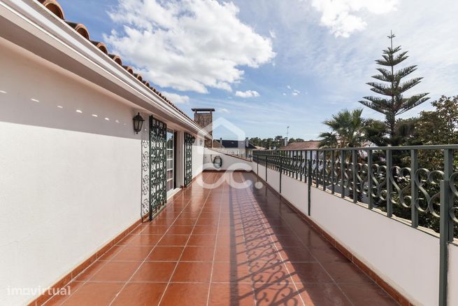 Moradia Isolada T8 em terreno de 1000 m2 em Belverde-58