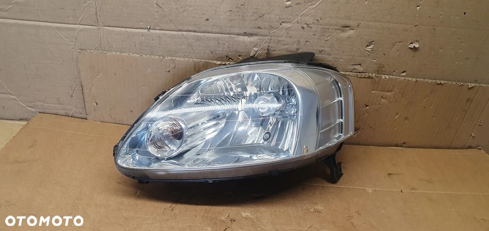 Lampa lewy przód przednia lewa VW FOX - 1