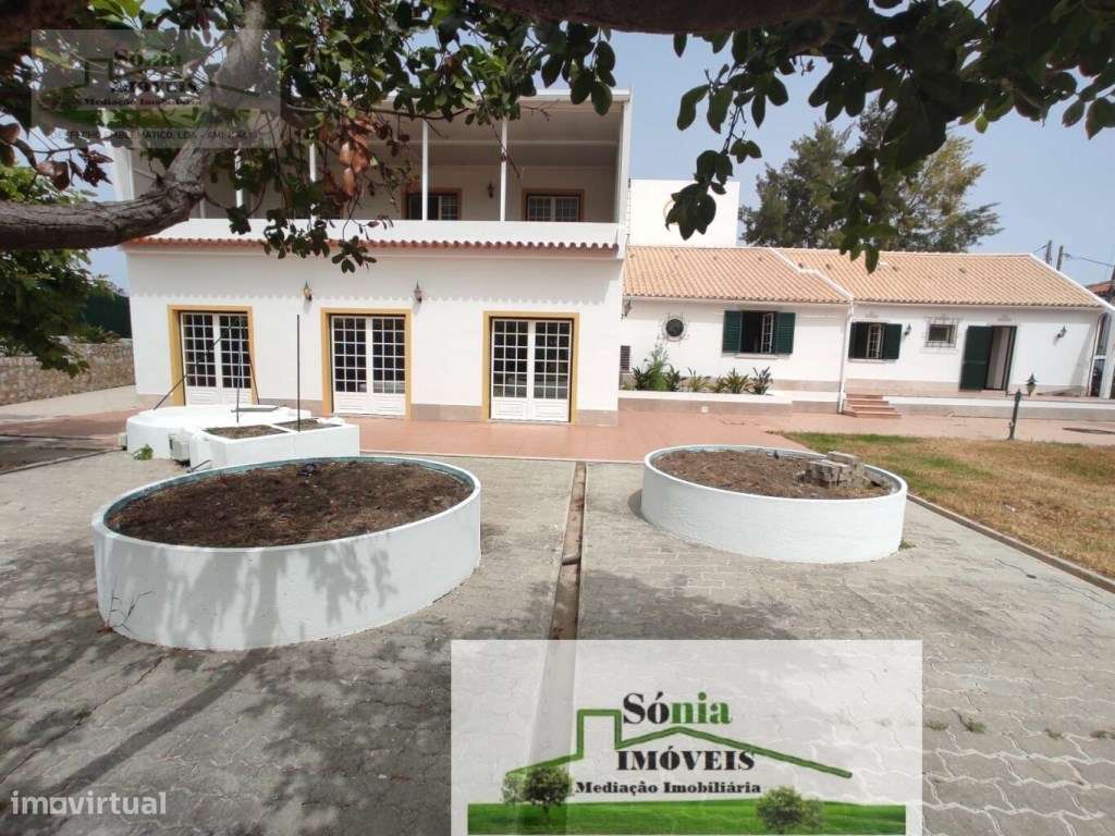 Moradia T4 com anexo T2-10