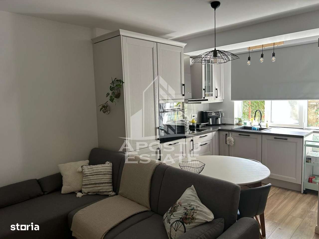 Apartament 4 camere, centrala proprie, prima inchiriere, zona Centrala - Imagine principală: 1/9