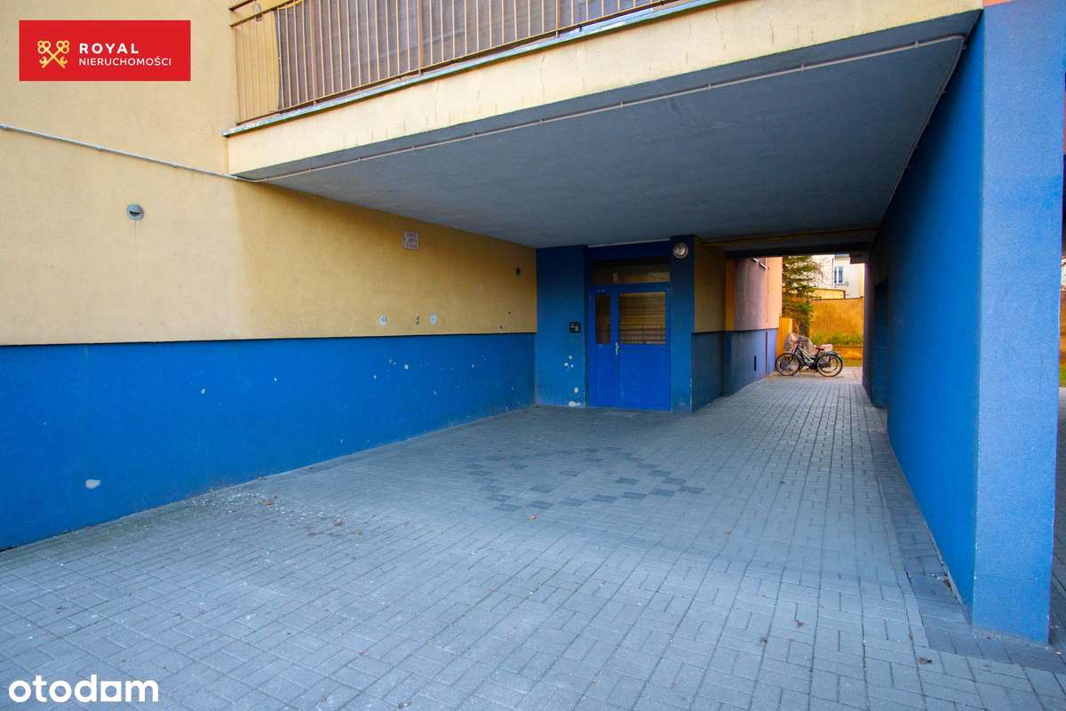 Przestronne dwupokojowe mieszkanie w centrum-12