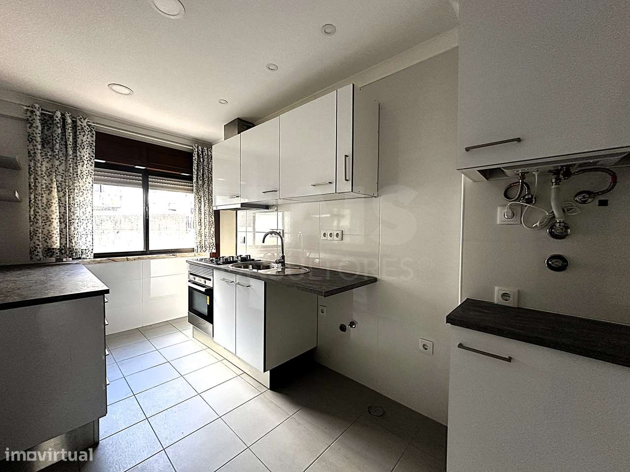 T2 Parcialmente Remodelado com Arrecadação | Brandoa - Grande imagem: 4/19