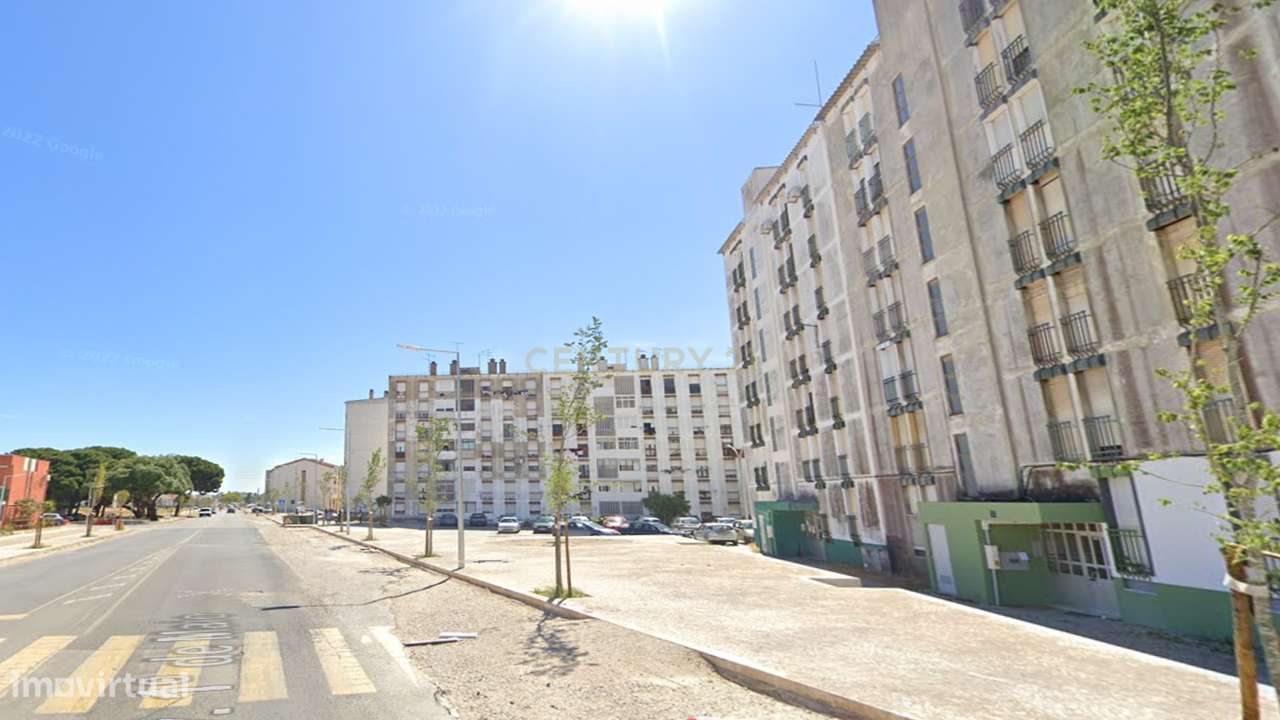 Apartamento T4 com Vista Panorâmica na Baixa da Banheira - Grande imagem: 1/11