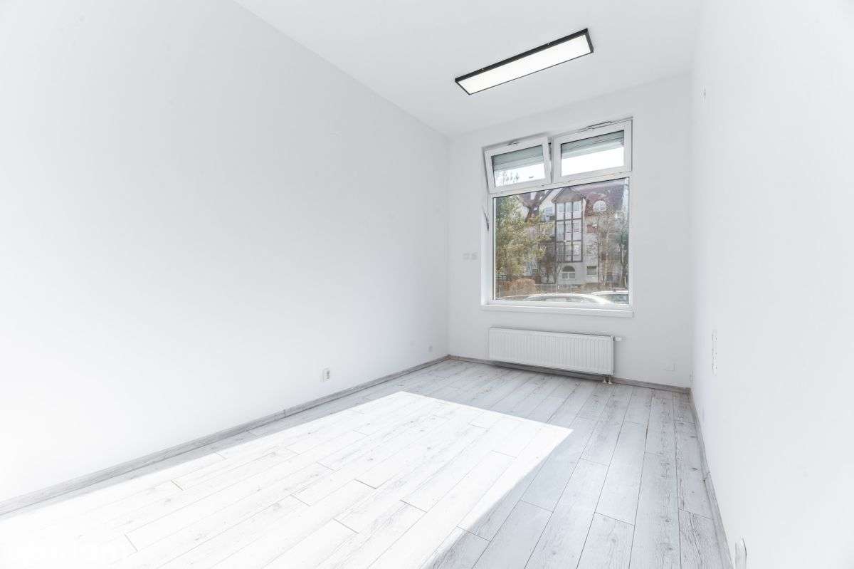 Lokal na parterze z dwoma wejściami!-2