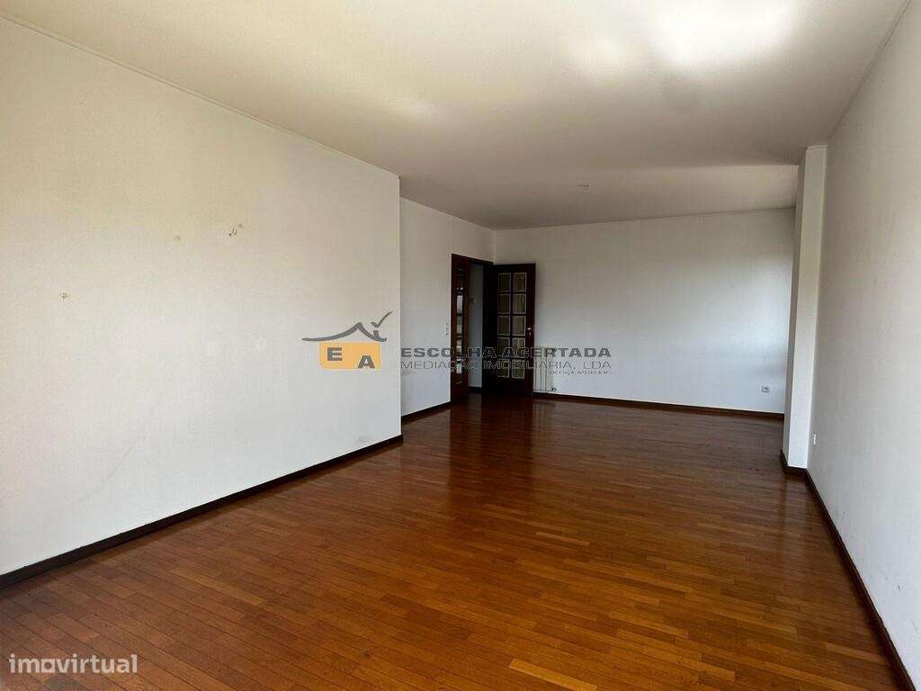 Apartamento T2 no Edifício Do Lago-16