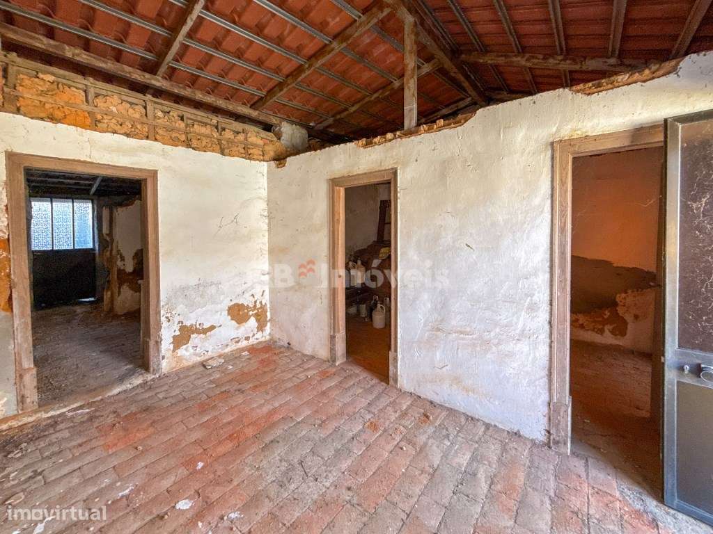 Arrecadação com Terreno e Potencial para Habitação - Roda Pequena-17