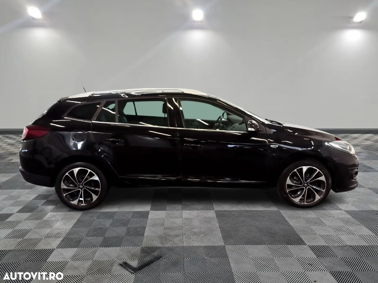 Renault Megane ENERGY dCi 130 BOSE EDITION - 3