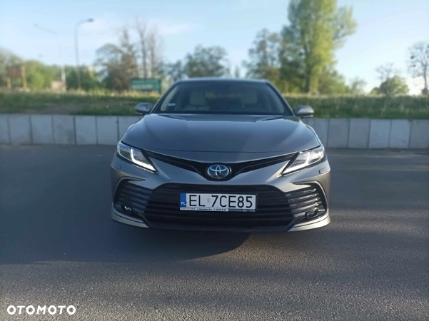 Toyota Camry 2.5 Hybrid Comfort CVT - 2