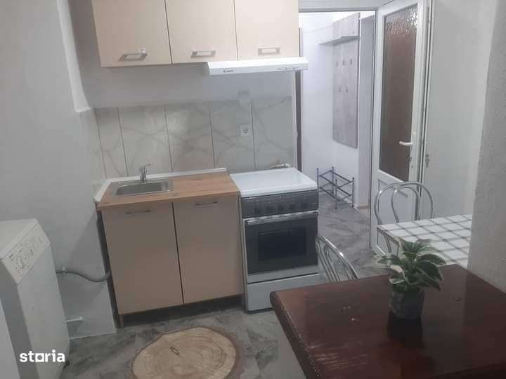 De inchiriat / 1 camera / chisineu cris / centru - Imagine principală: 5/8