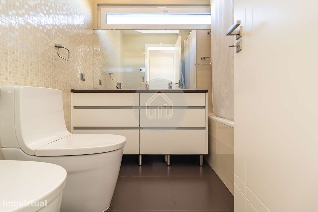 Moradia V5+1 | Piscina, vista mar e jardim | Porto Salvo, Oeiras-35