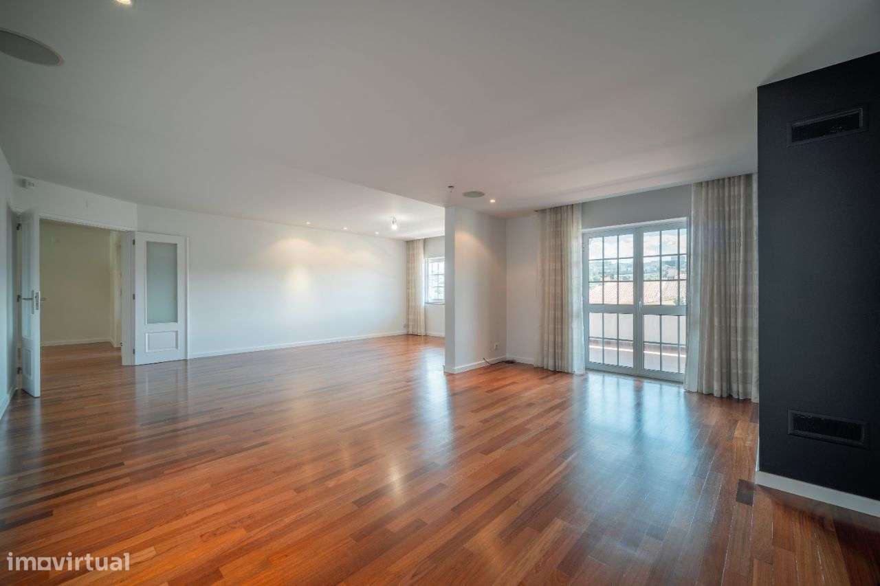 Moradia T4 com piscina em Braga - Grande imagem: 3/23