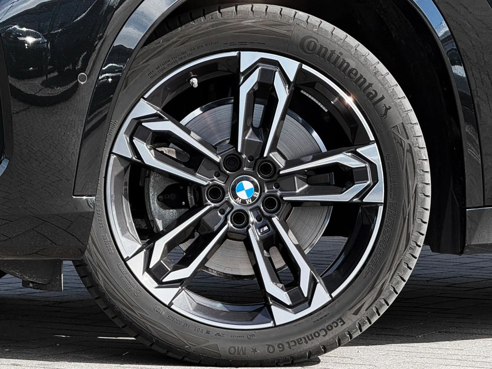 BMW X1 sDrive20i M Sportpaket 1.5 Benzyna 170 KM — zdjęcie 3